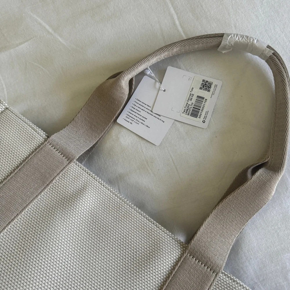🆕 Lululemon Two Toned Canvas Tote Bag Large 10L - Picture 5 of 7